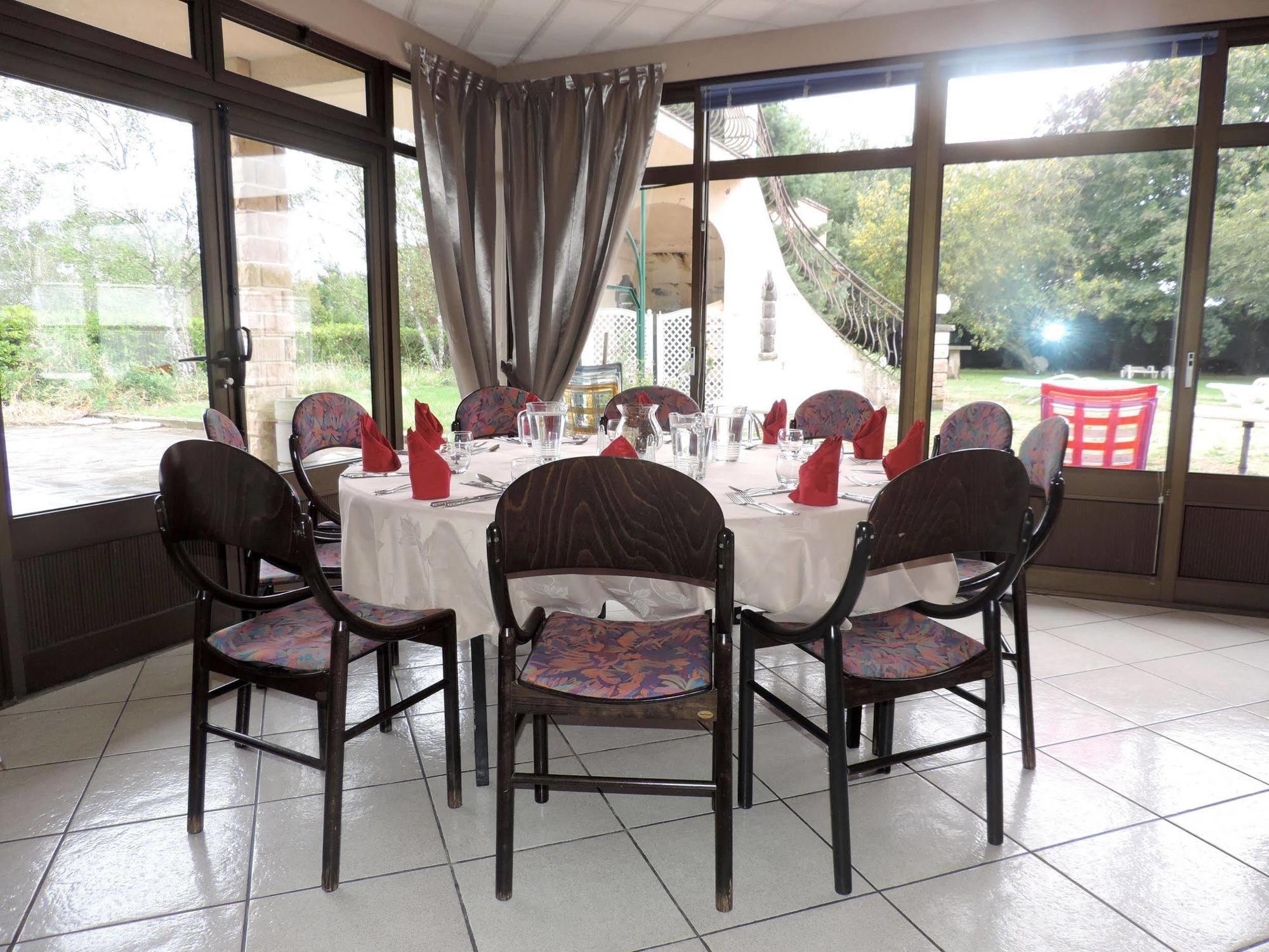 Logis La Rose Des Vents Hotel Volvic Exterior photo