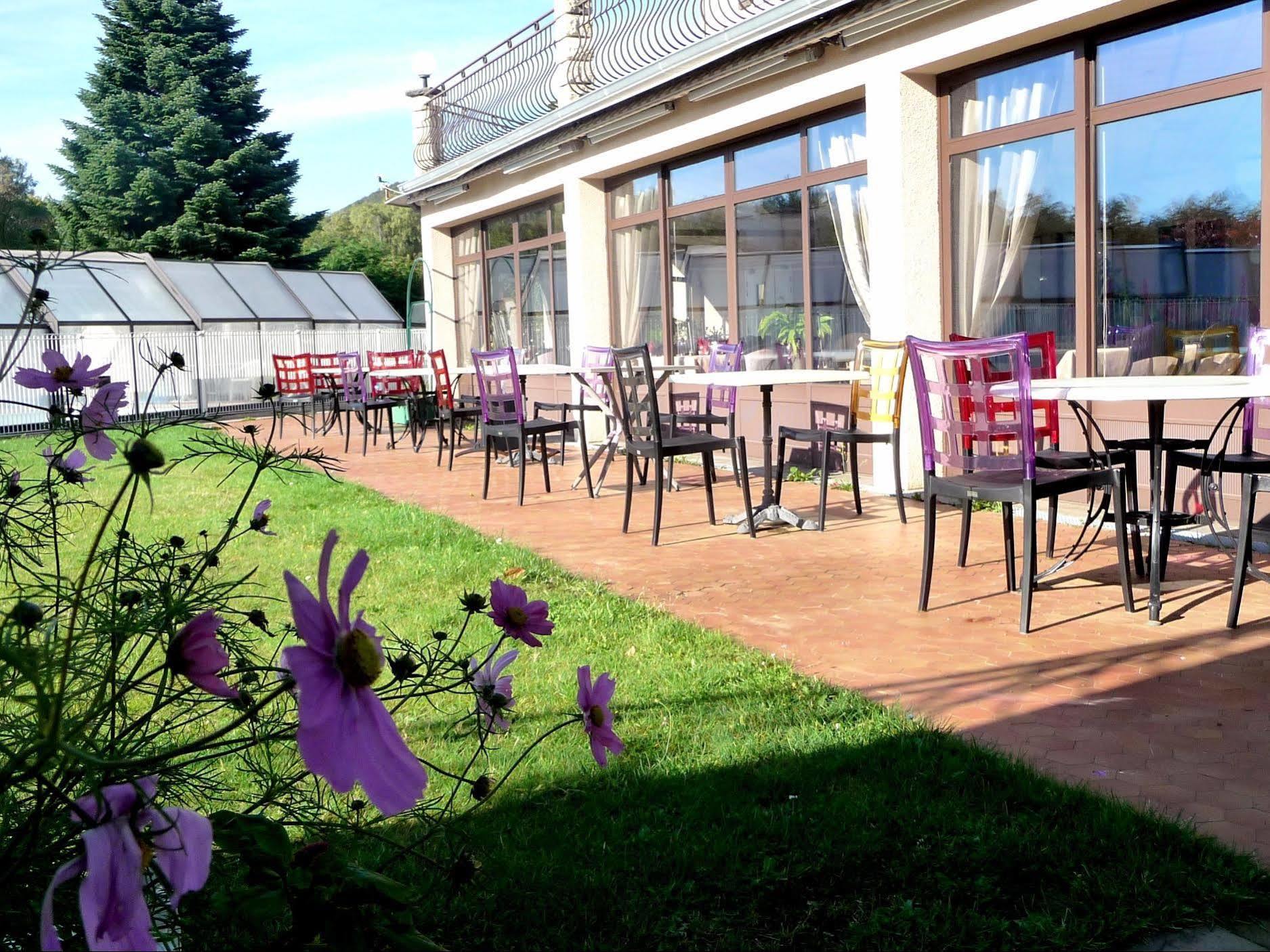 Logis La Rose Des Vents Hotel Volvic Exterior photo