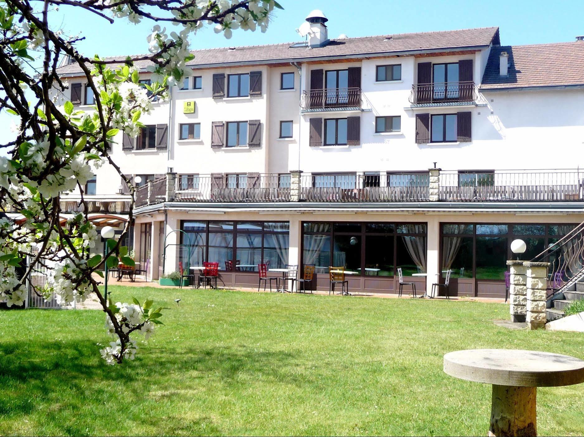 Logis La Rose Des Vents Hotel Volvic Exterior photo